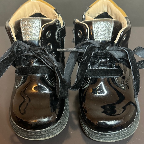 Geox Breathable Girls Black Patent Leather Boots With Velvet Laces - Sz 6 1/2 - Picture 2 of 12